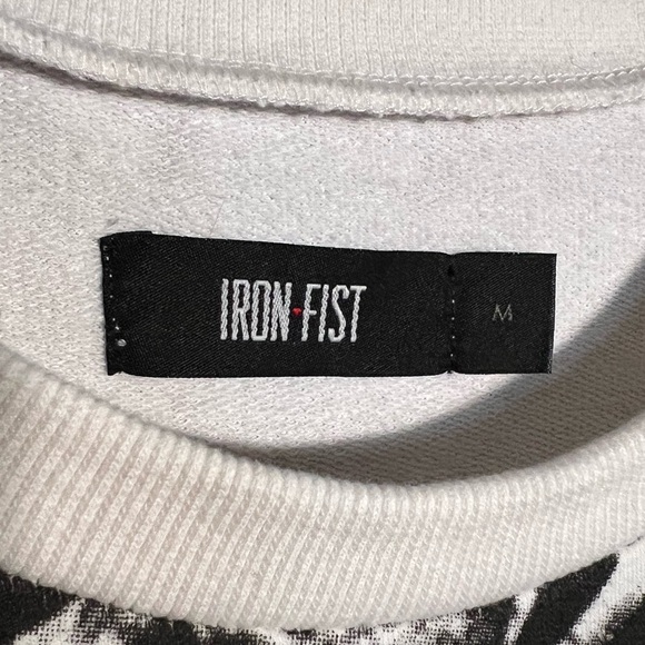 Skull and Roses - Picture 4 of 4